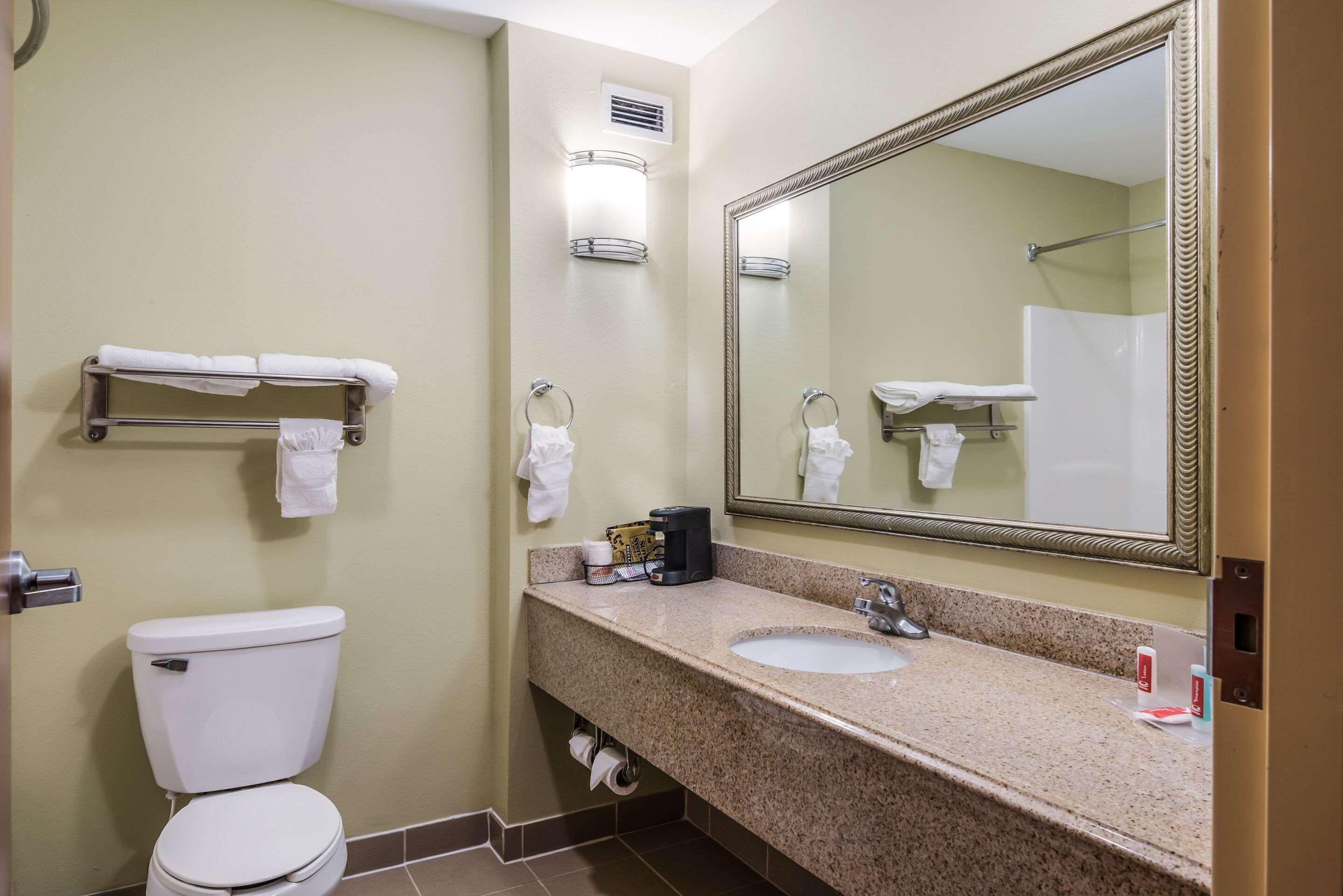 Econo Lodge Inn & Suites Little Rock Sw מראה חיצוני תמונה