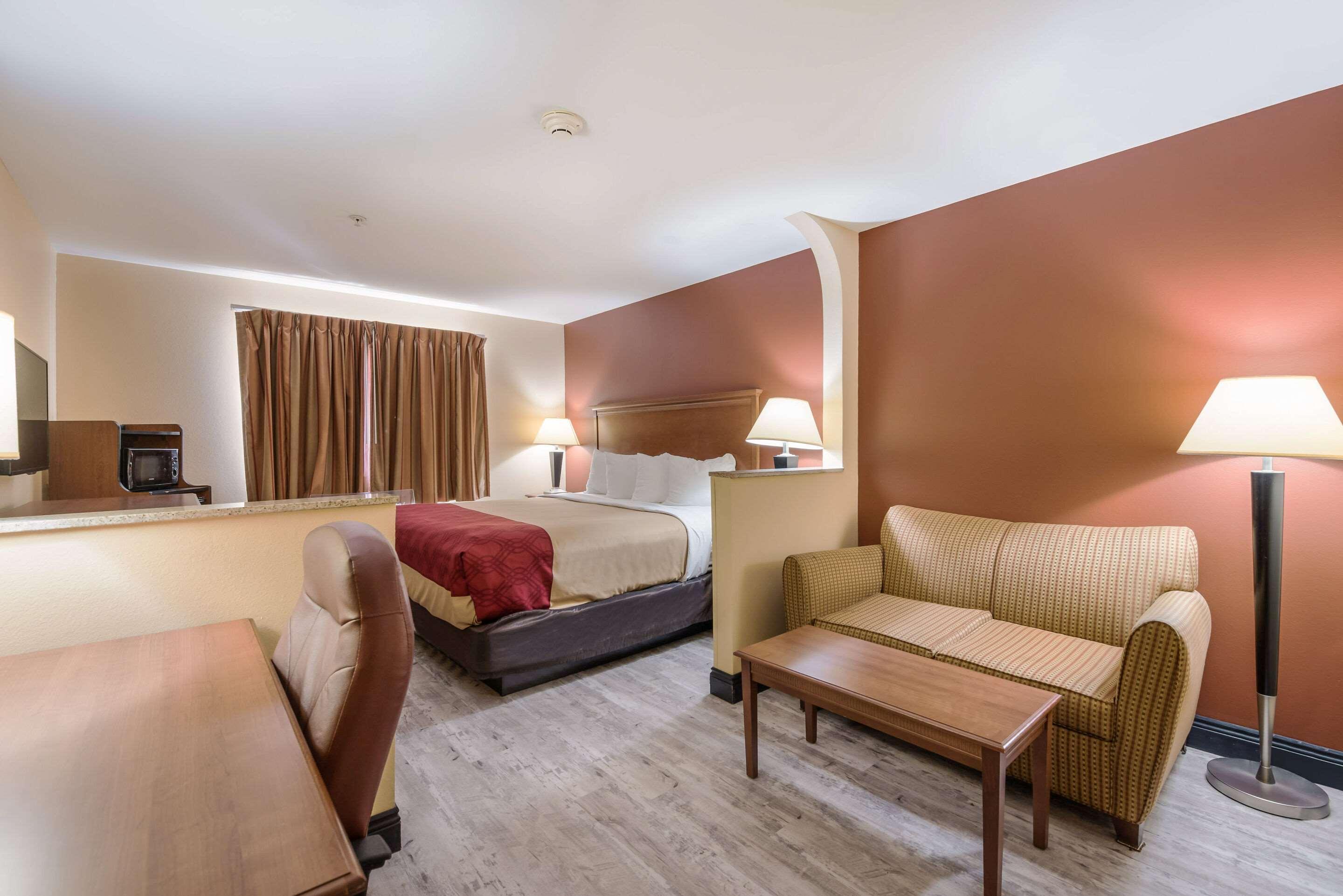 Econo Lodge Inn & Suites Little Rock Sw מראה חיצוני תמונה