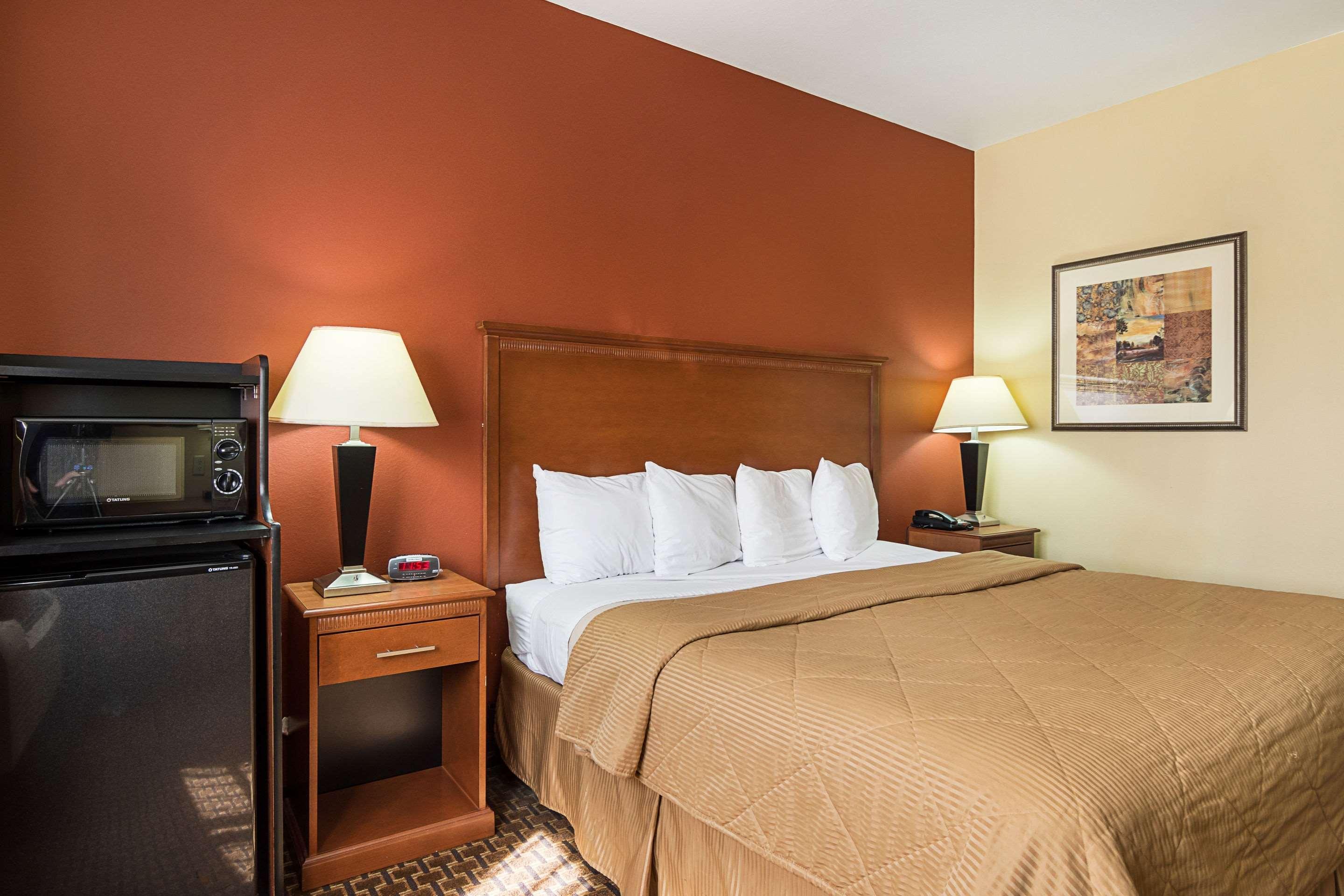 Econo Lodge Inn & Suites Little Rock Sw מראה חיצוני תמונה