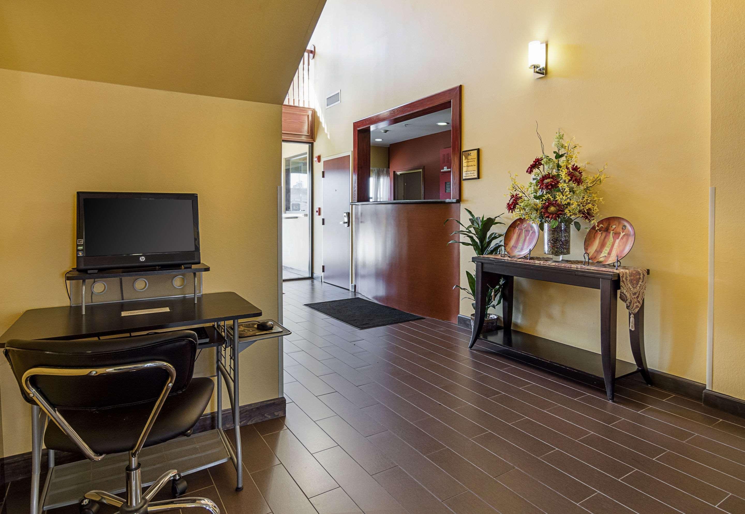 Econo Lodge Inn & Suites Little Rock Sw מראה חיצוני תמונה