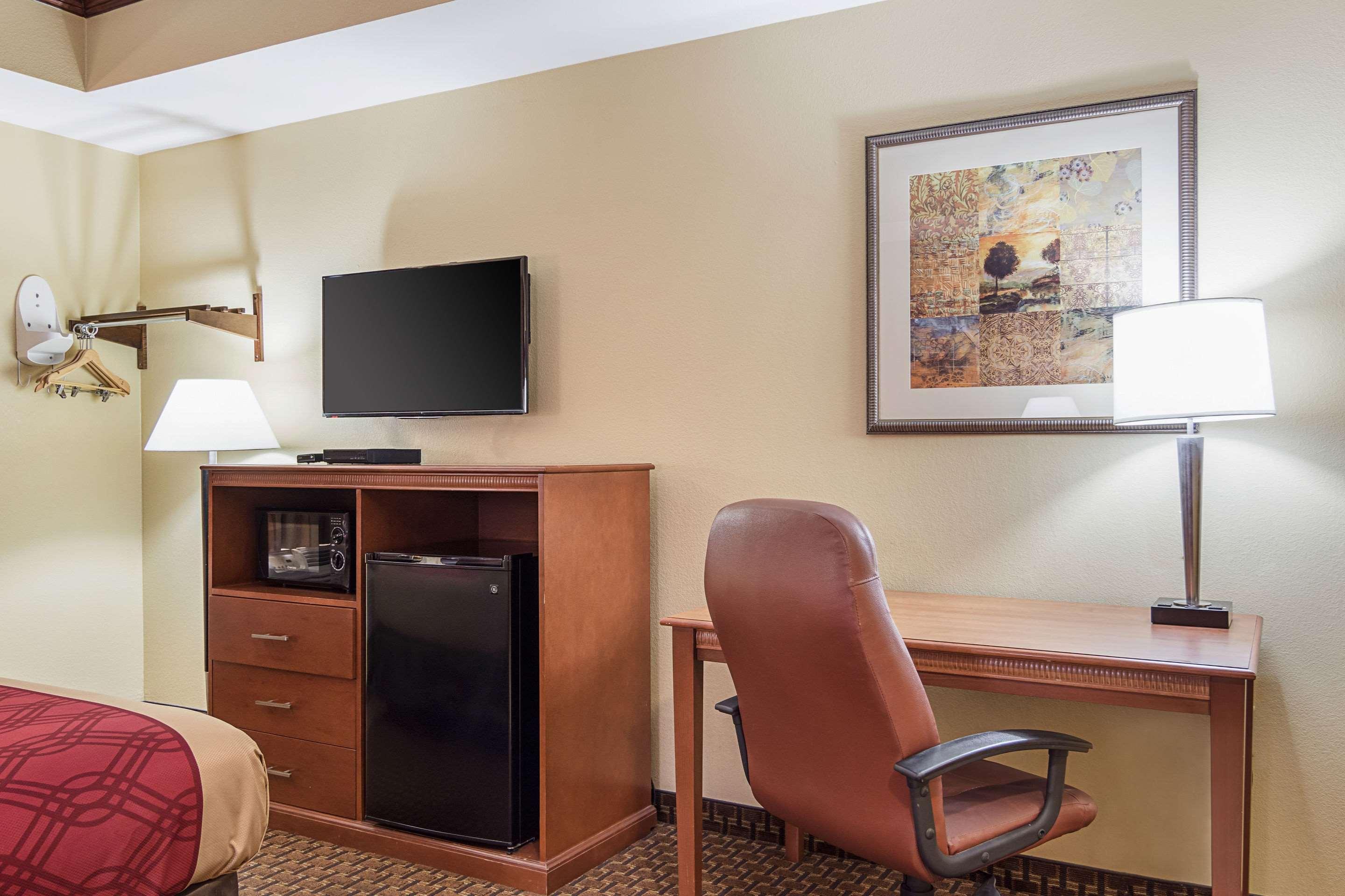Econo Lodge Inn & Suites Little Rock Sw מראה חיצוני תמונה