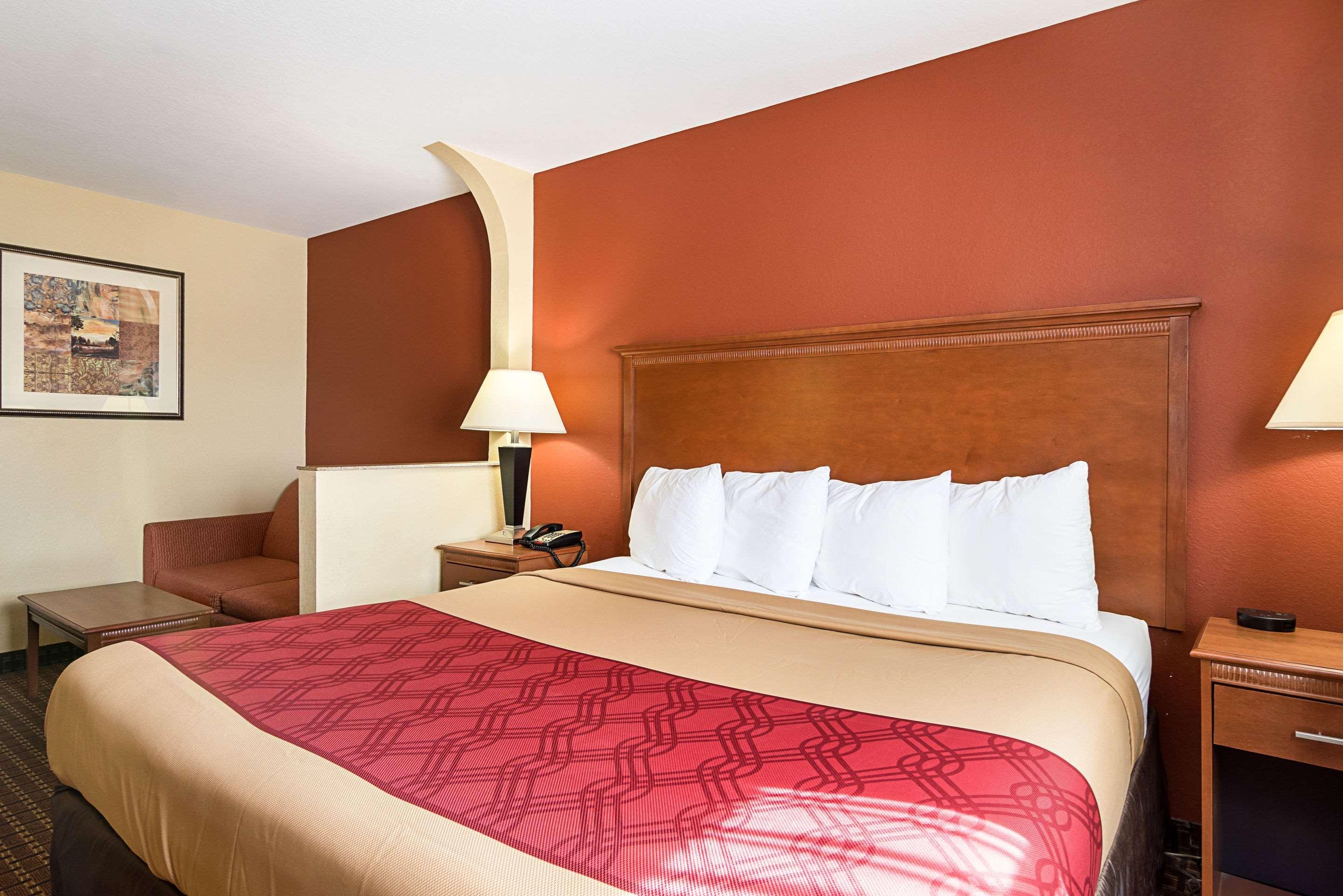 Econo Lodge Inn & Suites Little Rock Sw מראה חיצוני תמונה