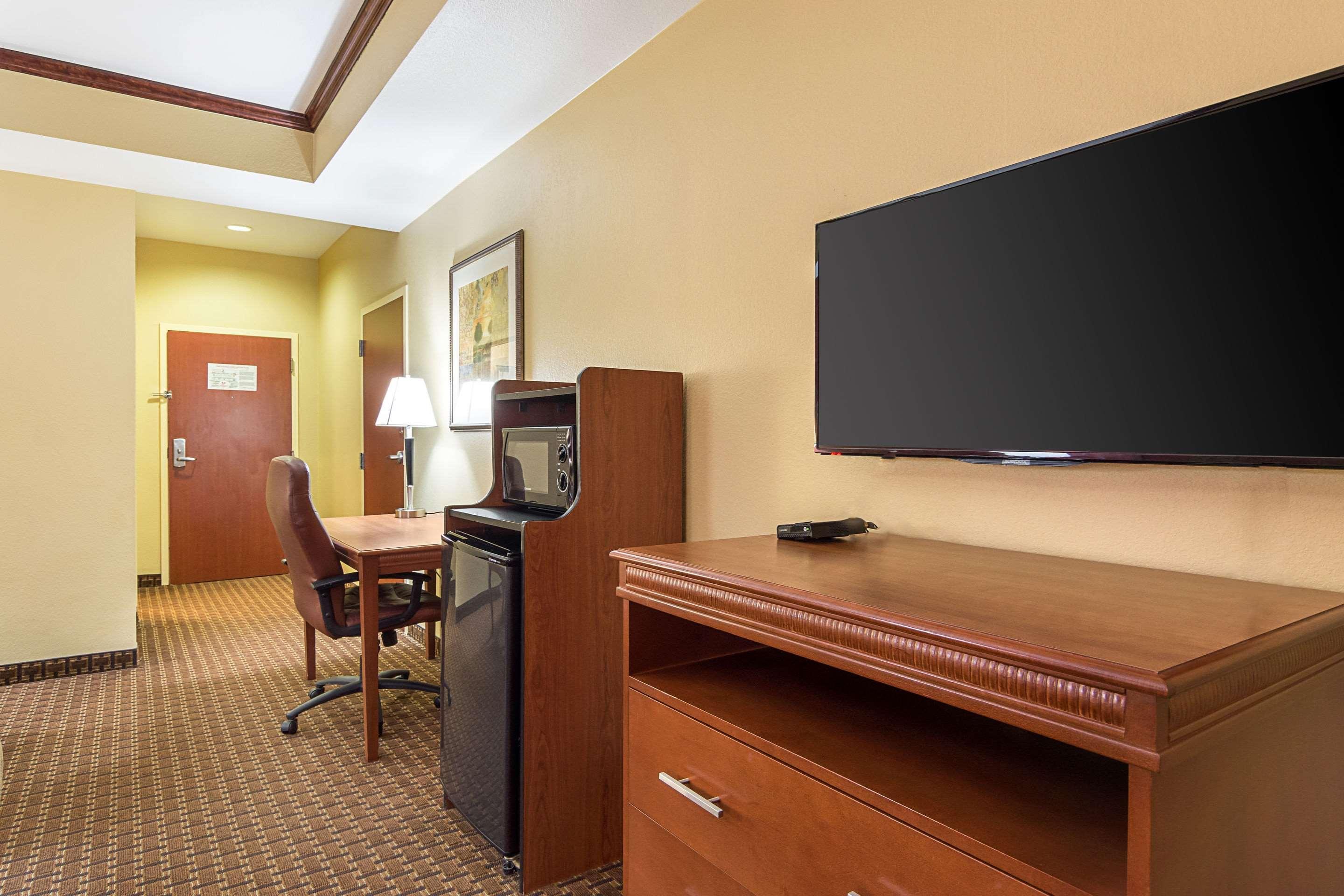 Econo Lodge Inn & Suites Little Rock Sw מראה חיצוני תמונה
