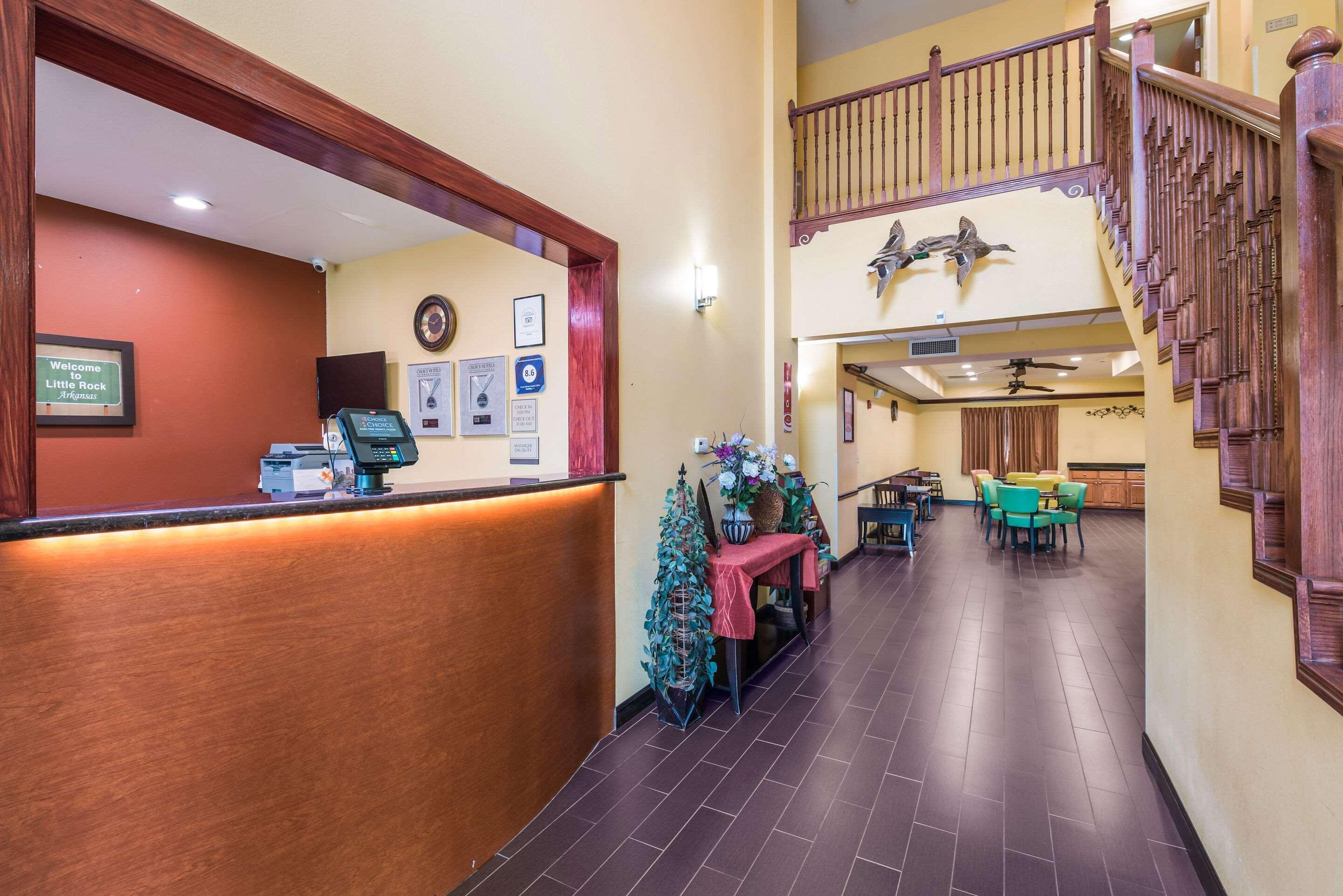 Econo Lodge Inn & Suites Little Rock Sw מראה חיצוני תמונה