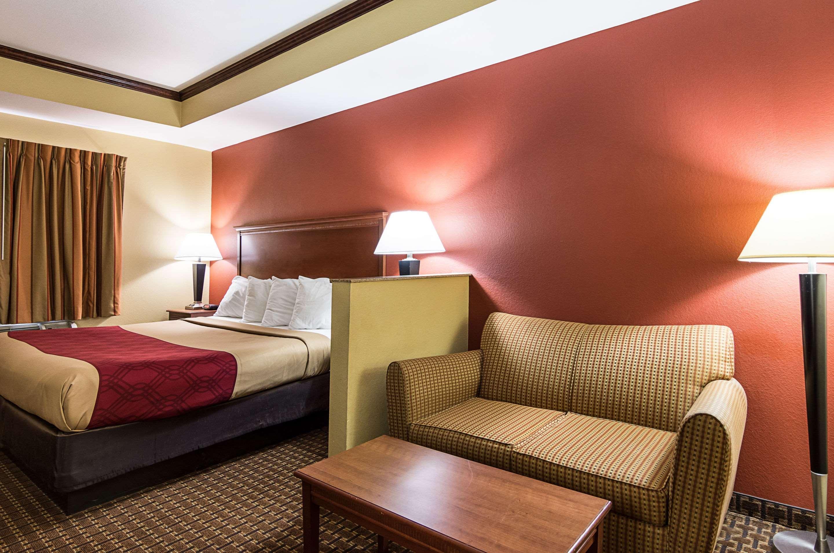 Econo Lodge Inn & Suites Little Rock Sw מראה חיצוני תמונה