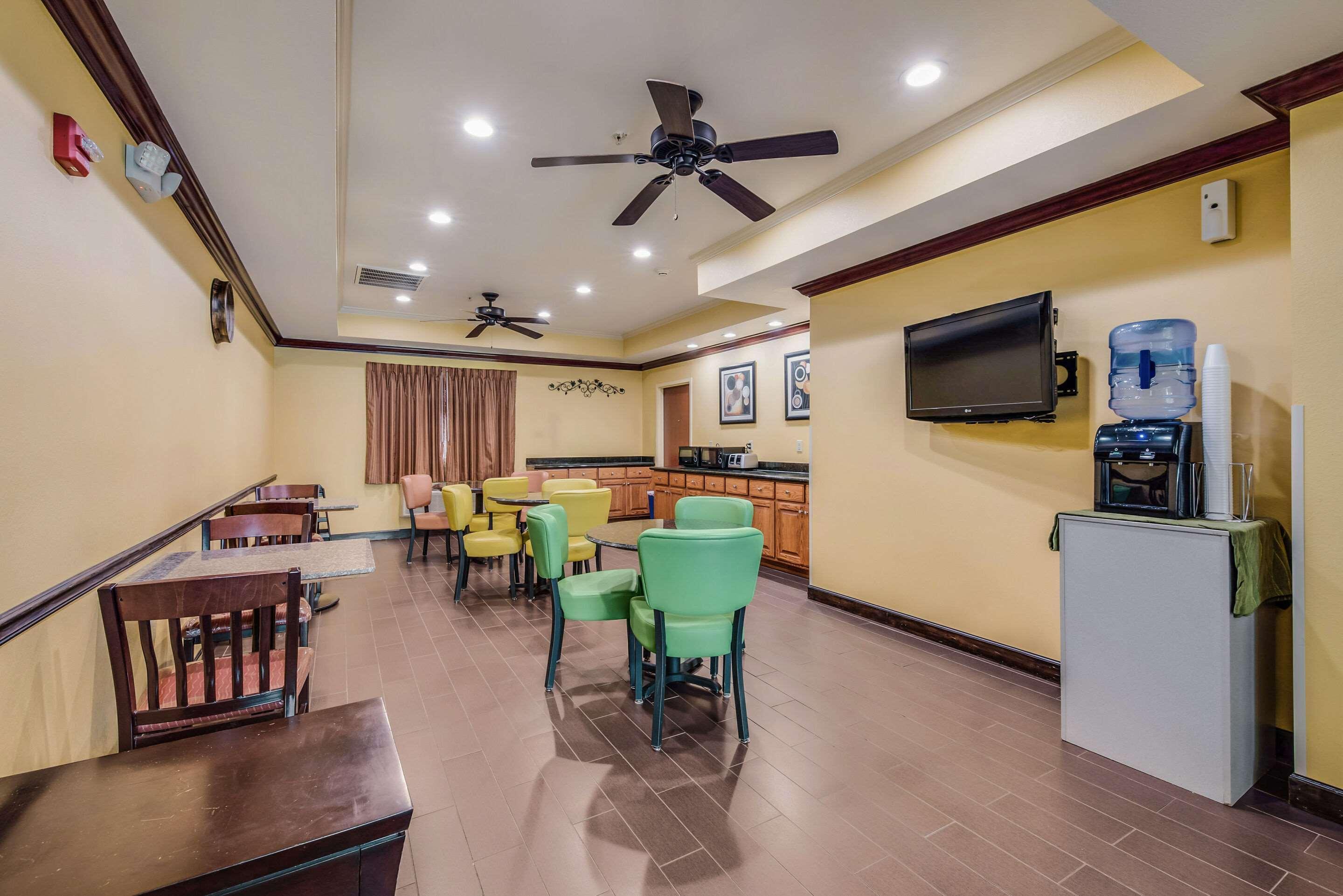 Econo Lodge Inn & Suites Little Rock Sw מראה חיצוני תמונה